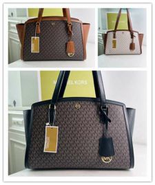 Picture of Michael Kors Lady Handbags _SKUfw124927399fw